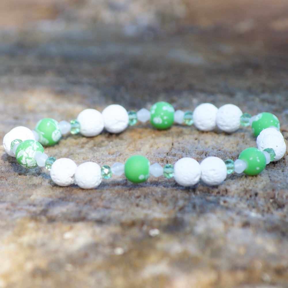 PERIOD, PERIDOT! Beaded bracelet